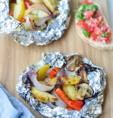 Конвертики с запеченными на гриле картофелем и овощами